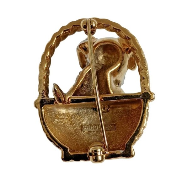 Vintage CAROLEE Brooch Rhinestone Pave Puppy Signed Goldtone Basket 1.25" Tall - Picture 2 of 6